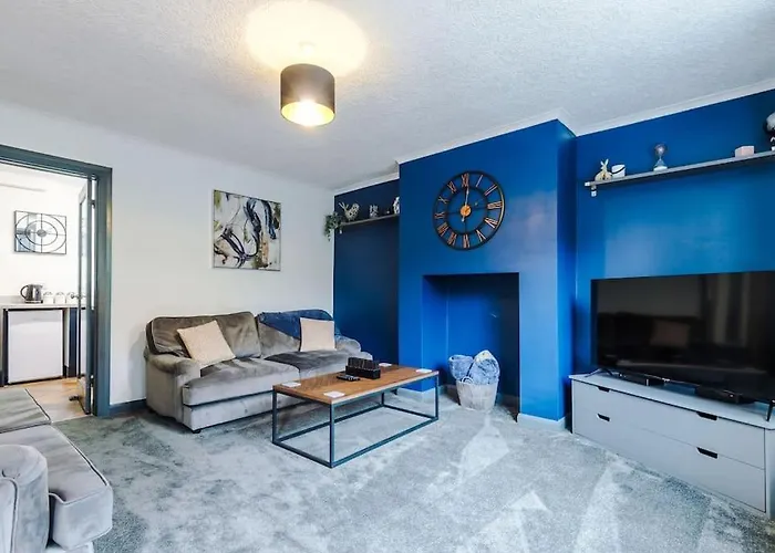 Holiday home Spacious 3 Bedroom Close To Centre With Parking - Short Leeds (West Yorkshire)