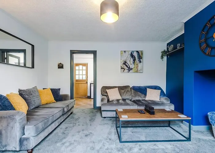 Holiday home Spacious 3 Bedroom Close To Centre With Parking - Short Leeds (West Yorkshire)