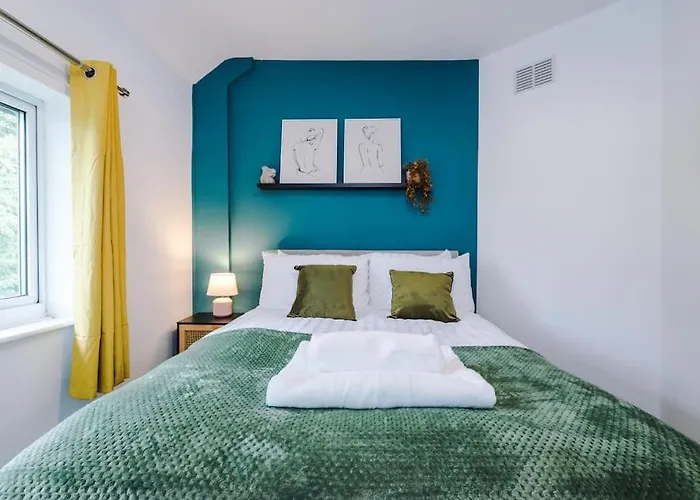 Spacious 3 Bedroom Close To Centre With Parking - Short Dom wakacyjny