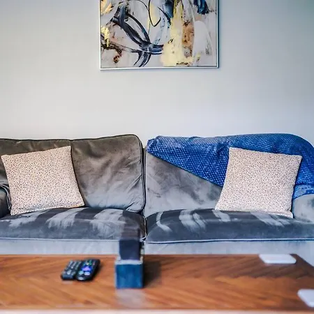 Dom wakacyjny Spacious 3 Bedroom Close To Centre With Parking - Short Leeds (West Yorkshire)