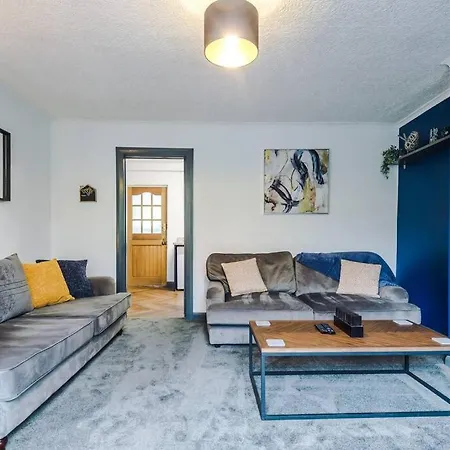 Dom wakacyjny Spacious 3 Bedroom Close To Centre With Parking - Short Leeds (West Yorkshire)